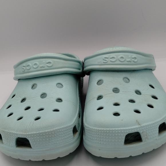 Crocs Shoes - Crocs unisex, baby blue, size W 6 & M 4